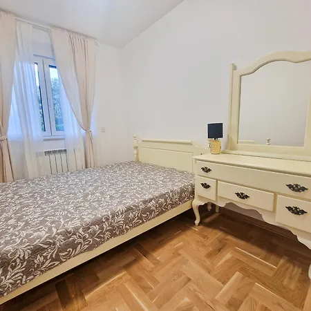 Andrej Lux Apartment *