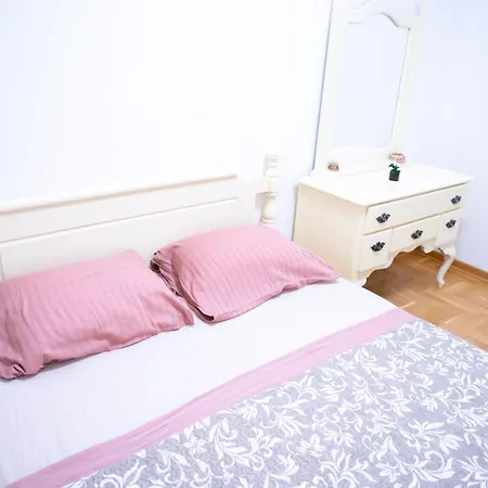 Andrej Lux Apartment *